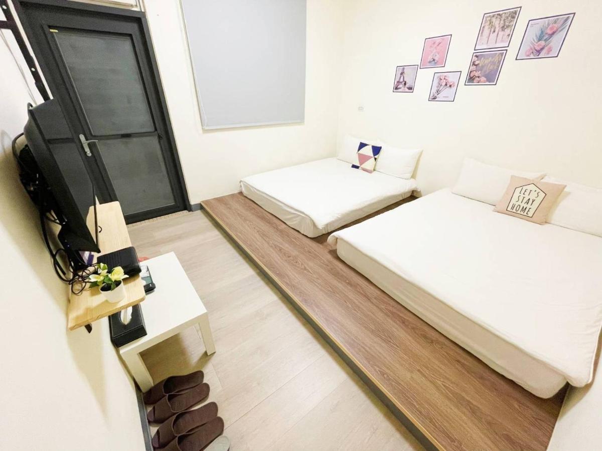 Fengjia 08 Home Taichung Exterior photo