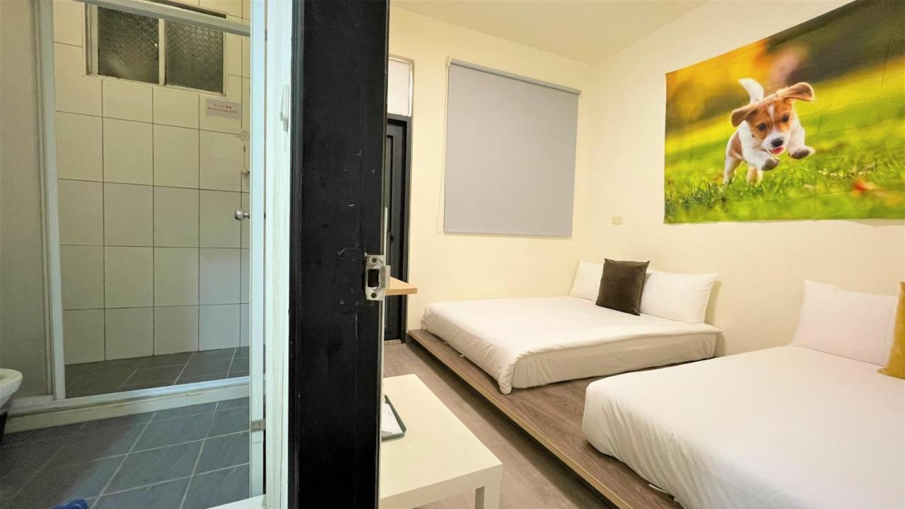 Fengjia 08 Home Taichung Exterior photo