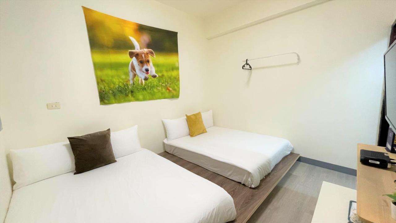 Fengjia 08 Home Taichung Exterior photo