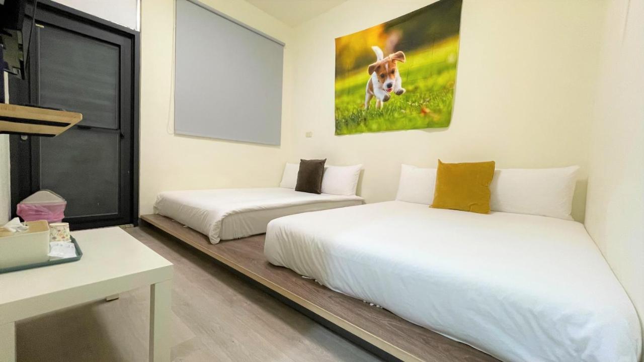 Fengjia 08 Home Taichung Exterior photo