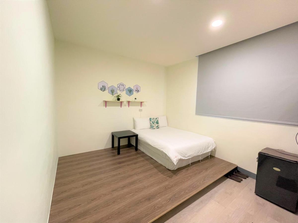 Fengjia 08 Home Taichung Exterior photo