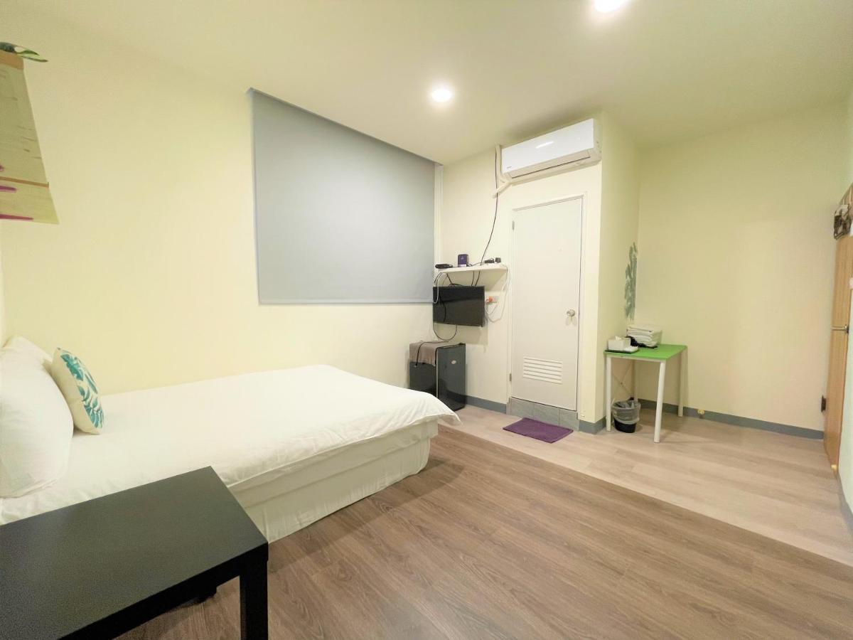 Fengjia 08 Home Taichung Exterior photo