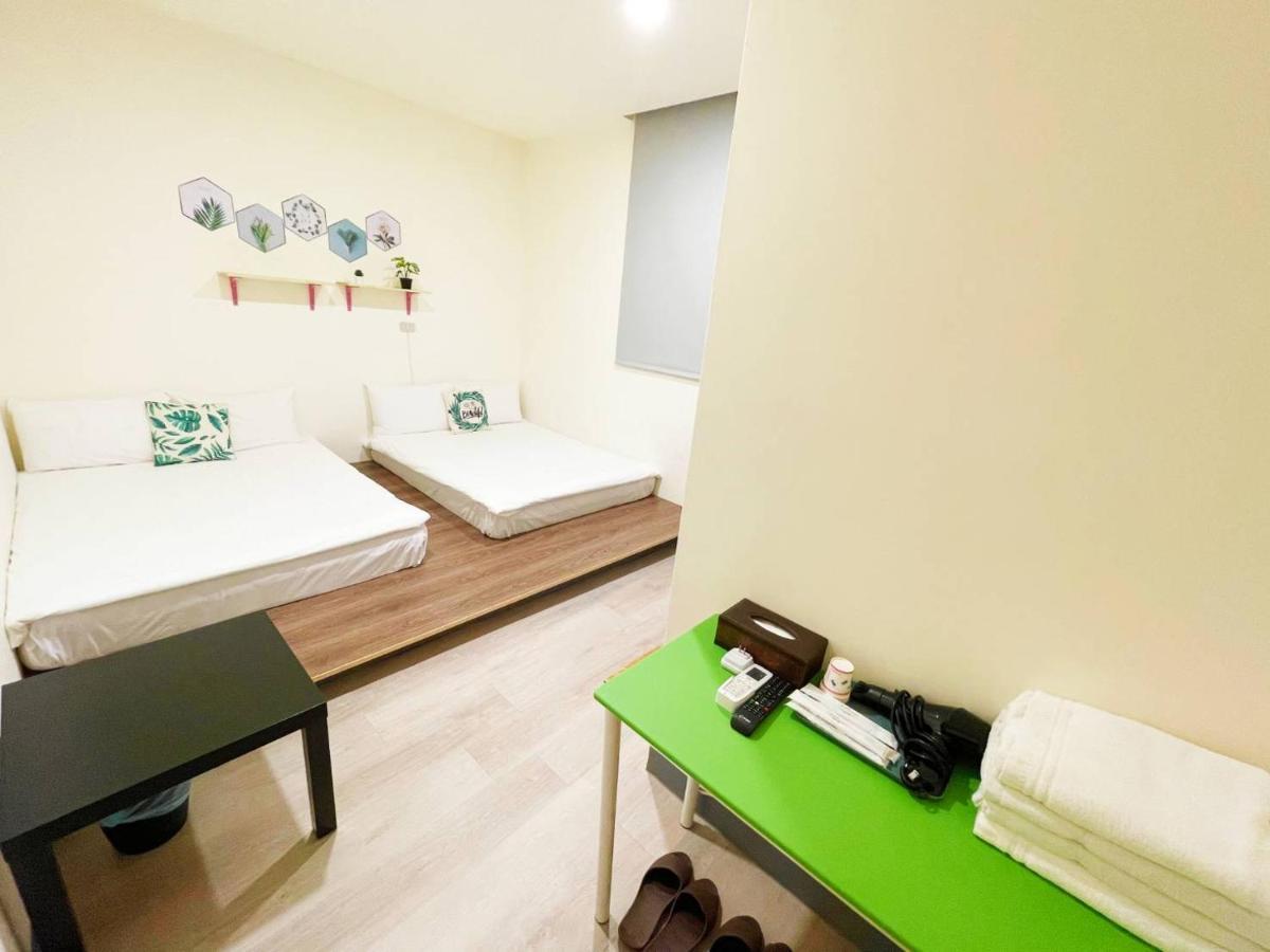 Fengjia 08 Home Taichung Exterior photo