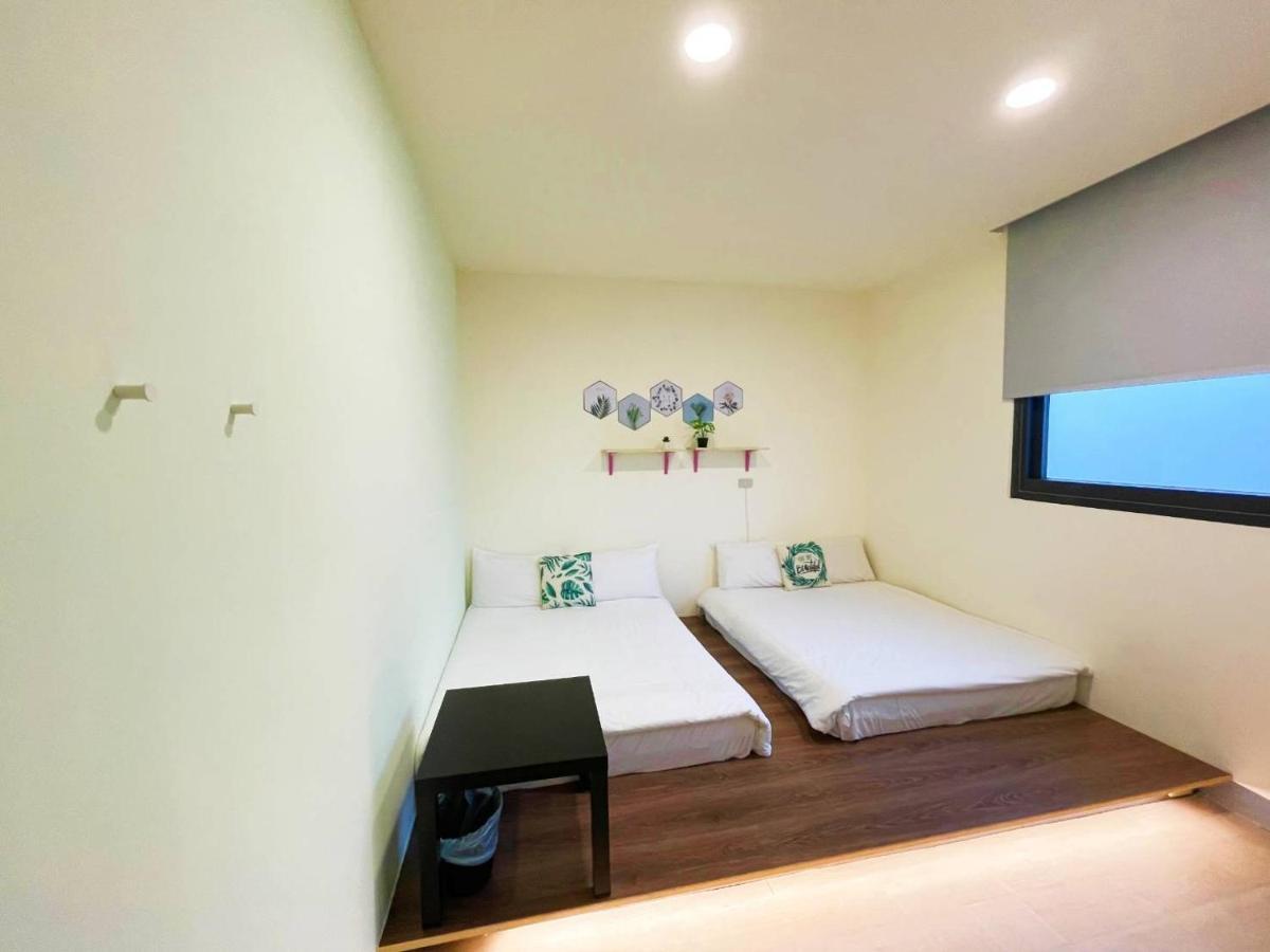Fengjia 08 Home Taichung Exterior photo